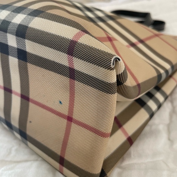 Authentic Burberry Tote - Picture 4 of 14